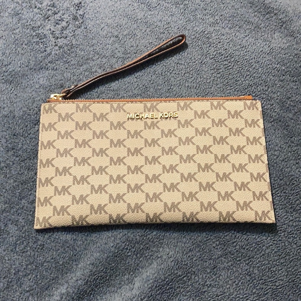 Wristlet